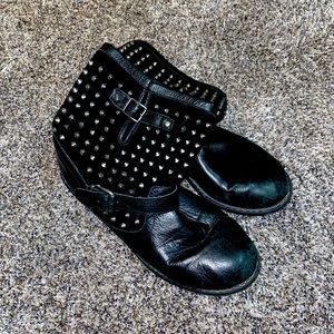 Zigi Girl Leather Studded Boots
